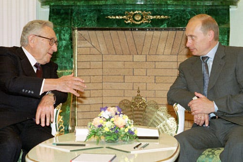 Henry Kissinger Tells Ukraine to Give Russia Territory